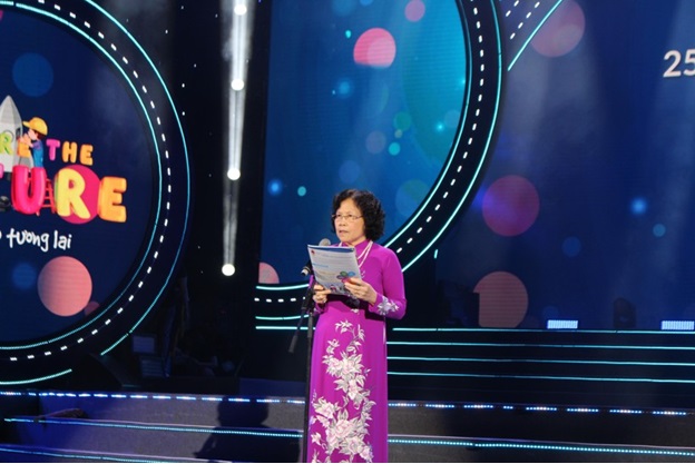 Trường Tiểu học Đoàn Thị Điểm Hà Nội đón Cờ thi đua của Chính phủ Trường Tiểu học Đoàn Thị Điểm Hà Nội đón Cờ thi đua của Chính phủ