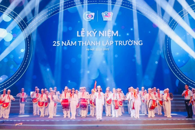 Trường Tiểu học Đoàn Thị Điểm Hà Nội đón Cờ thi đua của Chính phủ Trường Tiểu học Đoàn Thị Điểm Hà Nội đón Cờ thi đua của Chính phủ