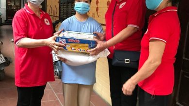 Hàng nghìn trẻ em mất cha hoặc mẹ trong đại dịch COVID-19 Hàng nghìn trẻ em mất cha hoặc mẹ trong đại dịch COVID-19