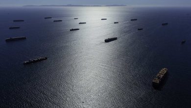 Tình trạng tắc nghẽn làm chao đảo chuỗi cung ứng toàn cầu năm 2021 Tình trạng tắc nghẽn làm chao đảo chuỗi cung ứng toàn cầu năm 2021