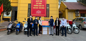 UBND phường Xuân Tảo: Kích hoạt đội phản ứng nhanh trong trường hợp đủ điều kiện điều trị F0 thể nhẹ tại nhà UBND phường Xuân Tảo: Kích hoạt đội phản ứng nhanh trong trường hợp đủ điều kiện điều trị F0 thể nhẹ tại nhà