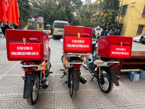 UBND phường Xuân Tảo: Kích hoạt đội phản ứng nhanh trong trường hợp đủ điều kiện điều trị F0 thể nhẹ tại nhà UBND phường Xuân Tảo: Kích hoạt đội phản ứng nhanh trong trường hợp đủ điều kiện điều trị F0 thể nhẹ tại nhà