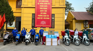 UBND phường Xuân Tảo: Kích hoạt đội phản ứng nhanh trong trường hợp đủ điều kiện điều trị F0 thể nhẹ tại nhà UBND phường Xuân Tảo: Kích hoạt đội phản ứng nhanh trong trường hợp đủ điều kiện điều trị F0 thể nhẹ tại nhà