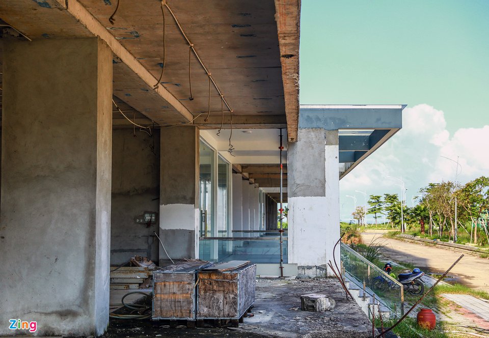 Hàng trăm biệt thự bỏ hoang ở khu đô thị quốc tế Đa Phước