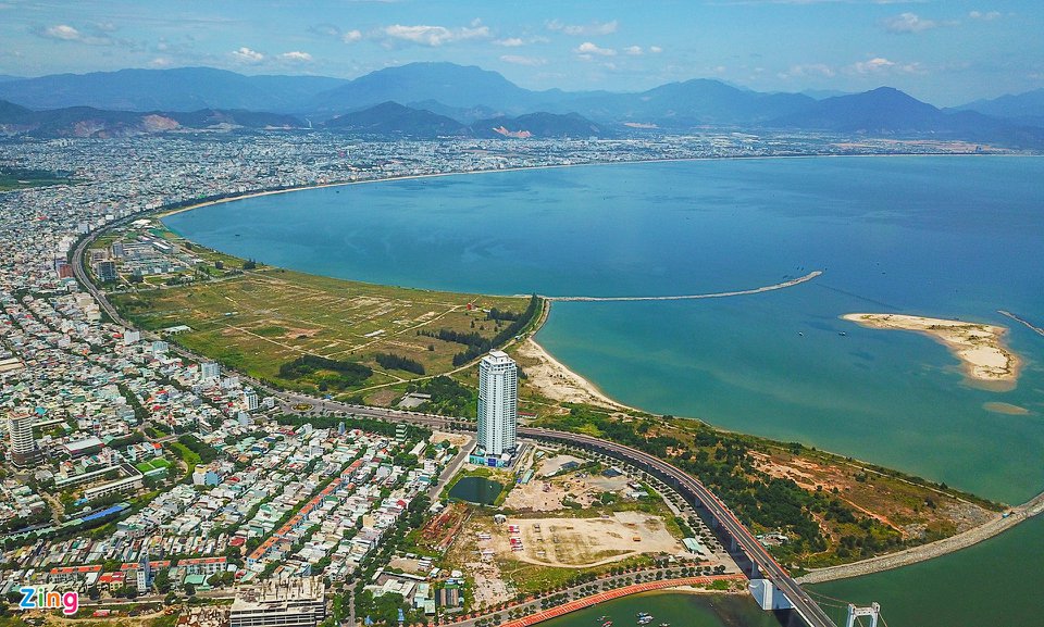 Hàng trăm biệt thự bỏ hoang ở khu đô thị quốc tế Đa Phước