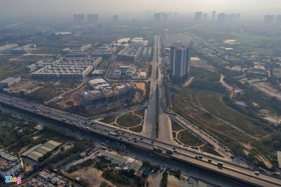 Đường nghìn tỷ ở Hà Nội bị đào xới sau gần 2 năm thông xe