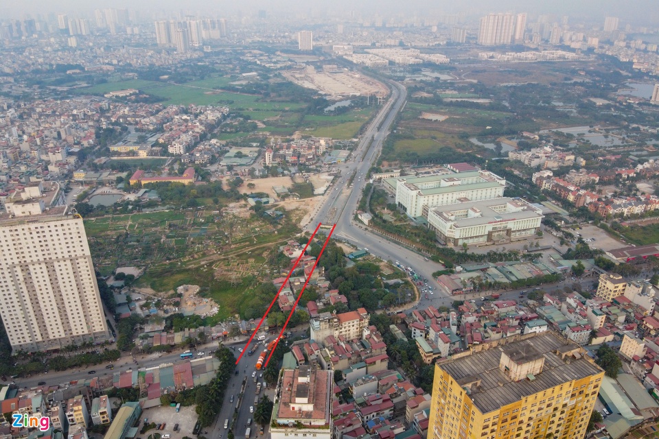 Đường nghìn tỷ ở Hà Nội bị đào xới sau gần 2 năm thông xe