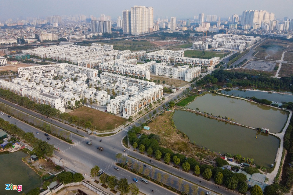 Đường nghìn tỷ ở Hà Nội bị đào xới sau gần 2 năm thông xe