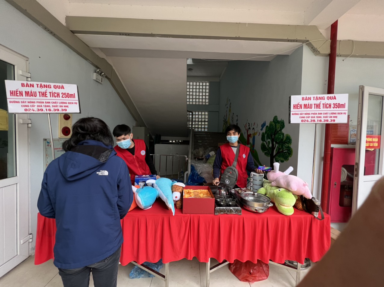 Ngày hội hiến máu tình nguyện Năm 2022 “Vượt Qua Thách Thức & Hạnh Phúc Sẻ Chia” Ngày hội hiến máu tình nguyện Năm 2022 “Vượt Qua Thách Thức & Hạnh Phúc Sẻ Chia”