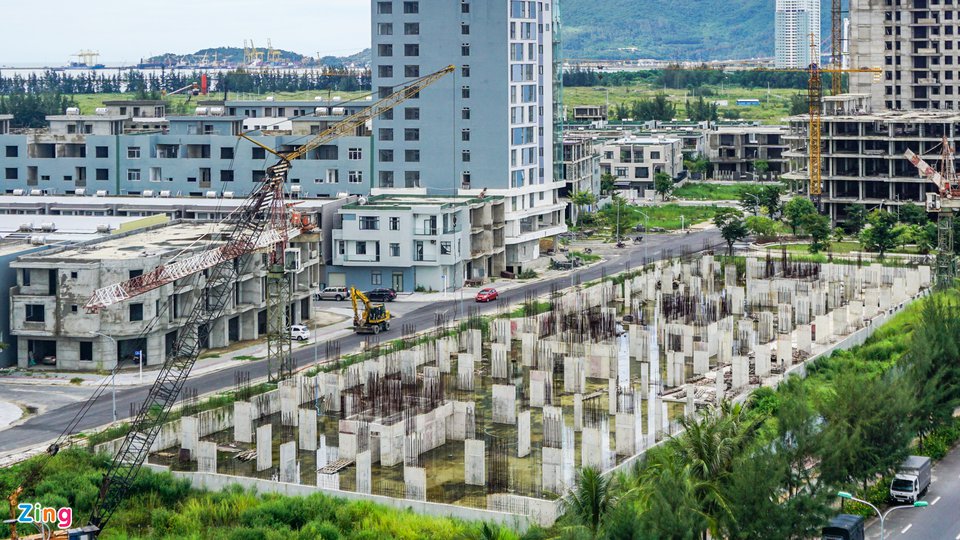 Hàng trăm biệt thự bỏ hoang ở khu đô thị quốc tế Đa Phước