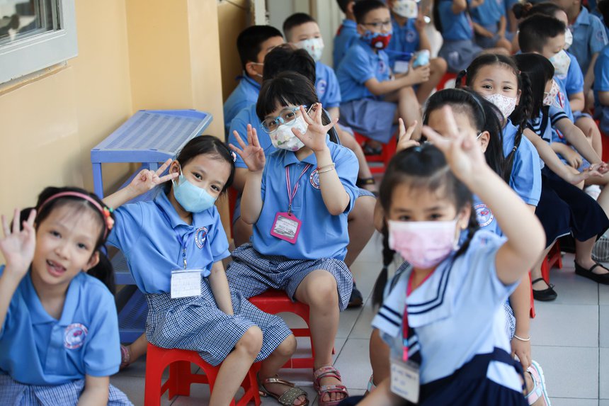 Thứ trưởng Bộ Giáo dục: 'Không thể không cho trẻ đến trường' Thứ trưởng Bộ Giáo dục: 'Không thể không cho trẻ đến trường'