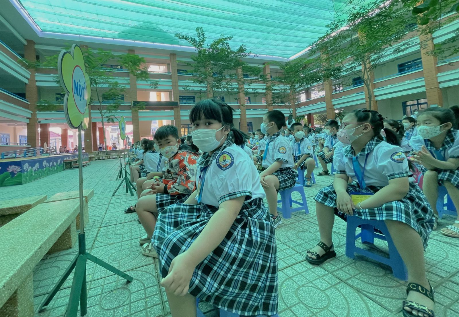 Giảm tải chương trình học: Bớt hô khẩu hiệu, hãy hành động!