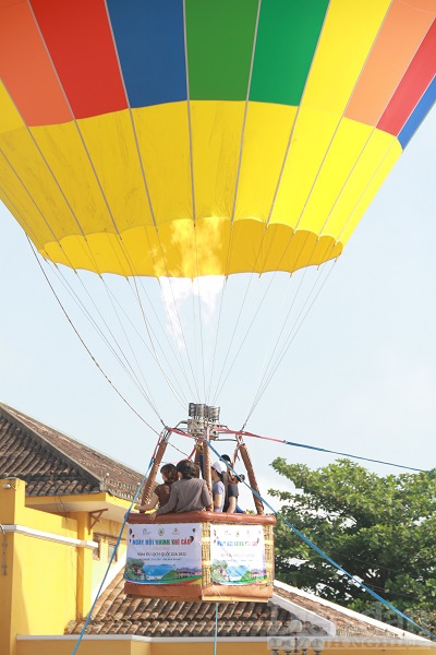 Rực rỡ bầu trời Hội An với “Ngày hội khinh khí cầu”