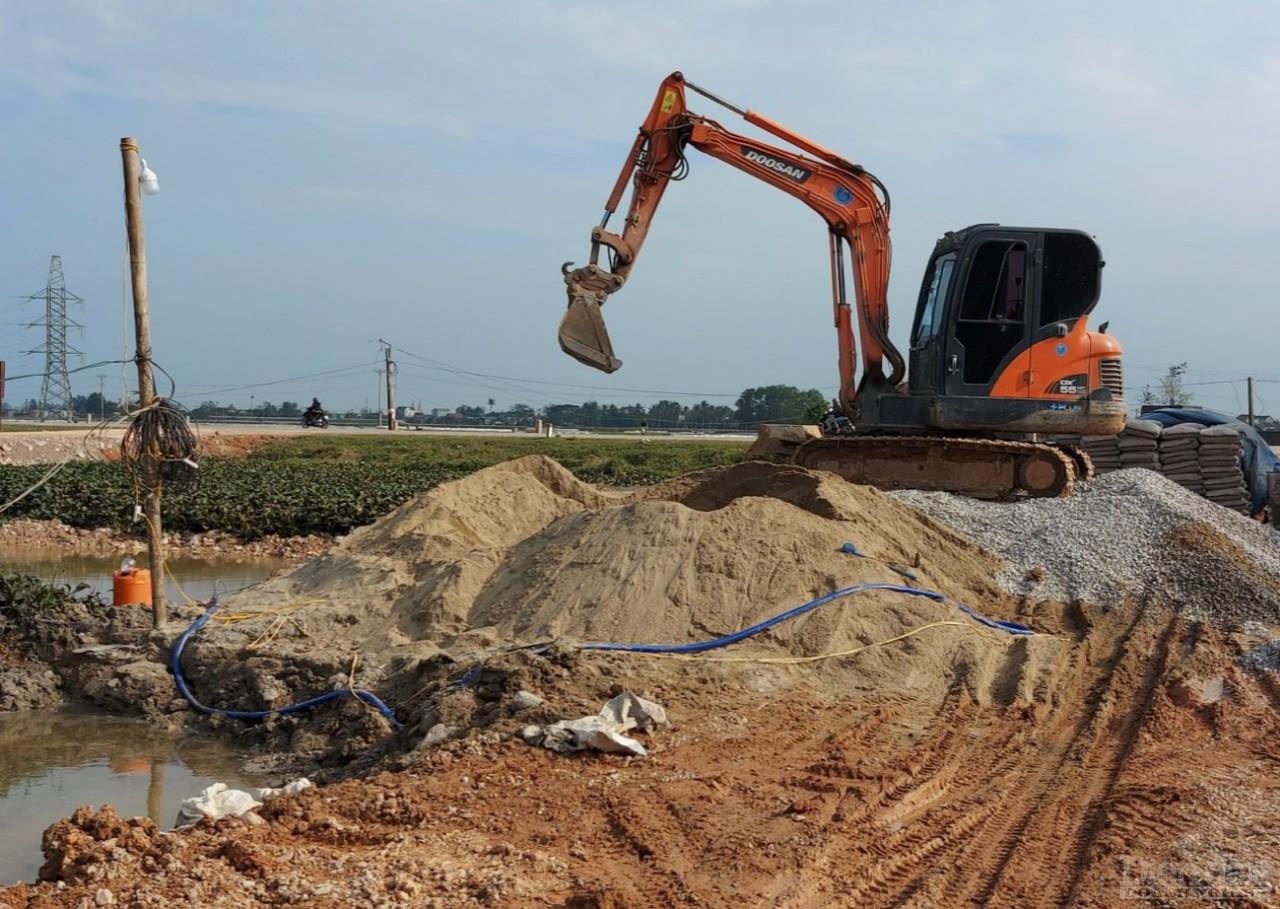 Nghệ An: Một nhà thầu dễ dàng “bao sân” hàng loạt gói thầu tiền tỷ Nghệ An: Một nhà thầu dễ dàng “bao sân” hàng loạt gói thầu tiền tỷ