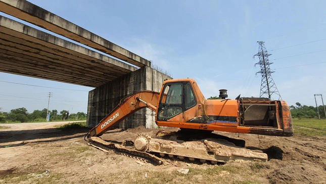 Thi công trở lại cầu vượt đường sắt 65 tỷ đồng bỏ hoang 7 năm ở Huế Thi công trở lại cầu vượt đường sắt 65 tỷ đồng bỏ hoang 7 năm ở Huế