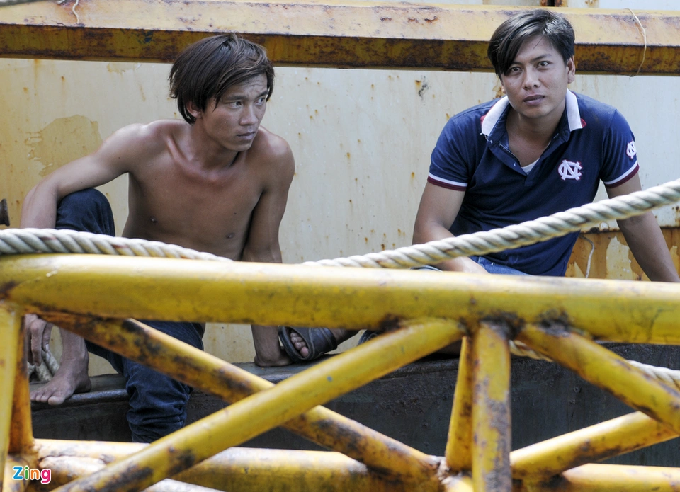 Tàu thép hàng chục tỷ gỉ sét bỏ hoang ở cảng biển miền Trung Tàu thép hàng chục tỷ gỉ sét bỏ hoang ở cảng biển miền Trung