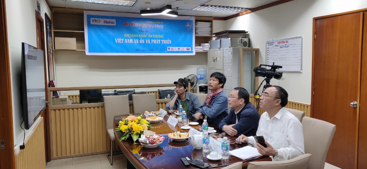 Cuộc thi ảnh: “Khoảnh khắc ấn tượng” thu hút đông đảo tác giả, tác phẩm tham dự