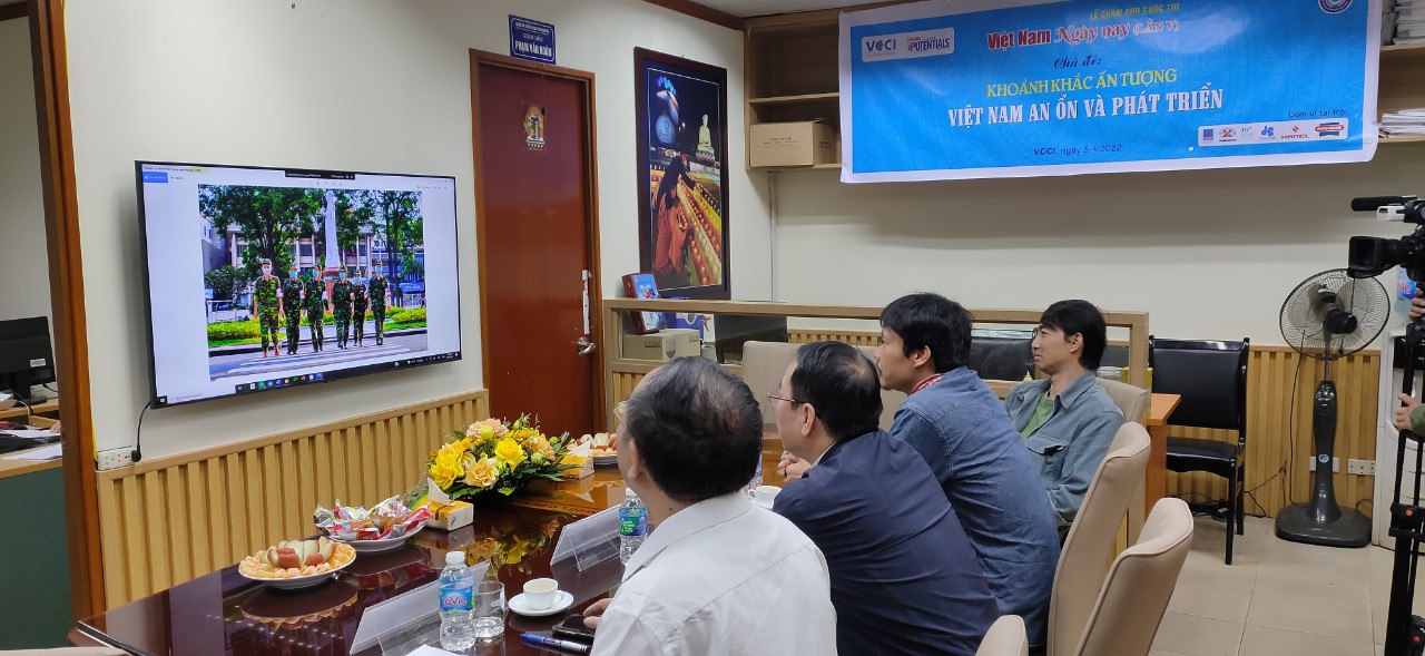 Cuộc thi ảnh: “Khoảnh khắc ấn tượng” thu hút đông đảo tác giả, tác phẩm tham dự