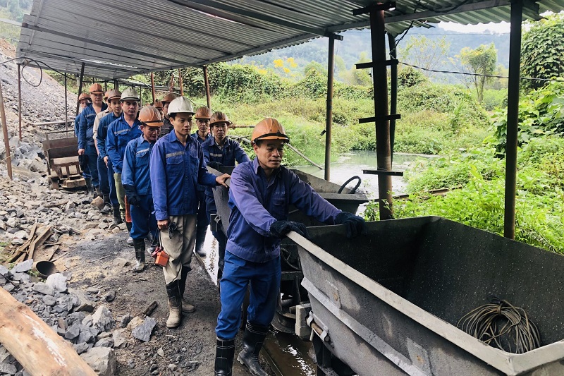 Vụ “ngâm” thủ tục Hải quan: Trách nhiệm thuộc về ai? Vụ “ngâm” thủ tục Hải quan: Trách nhiệm thuộc về ai?