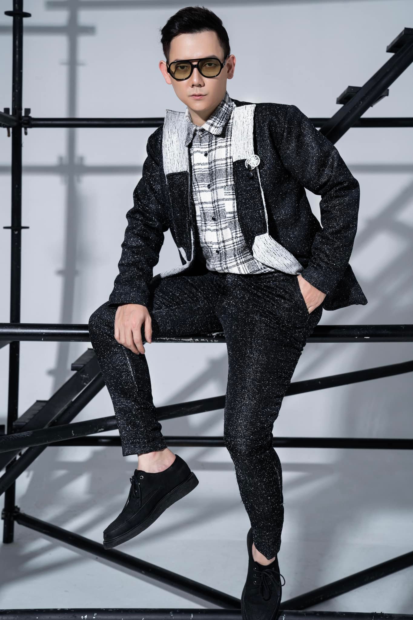 Vietnam International Fashion Tour - dự án thời trang đầu tiên tại Việt Nam ứng dụng công nghệ thực tế ảo