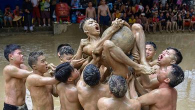 "Độc nhất vô nhị" với lễ hội vật cầu nước làng Vân