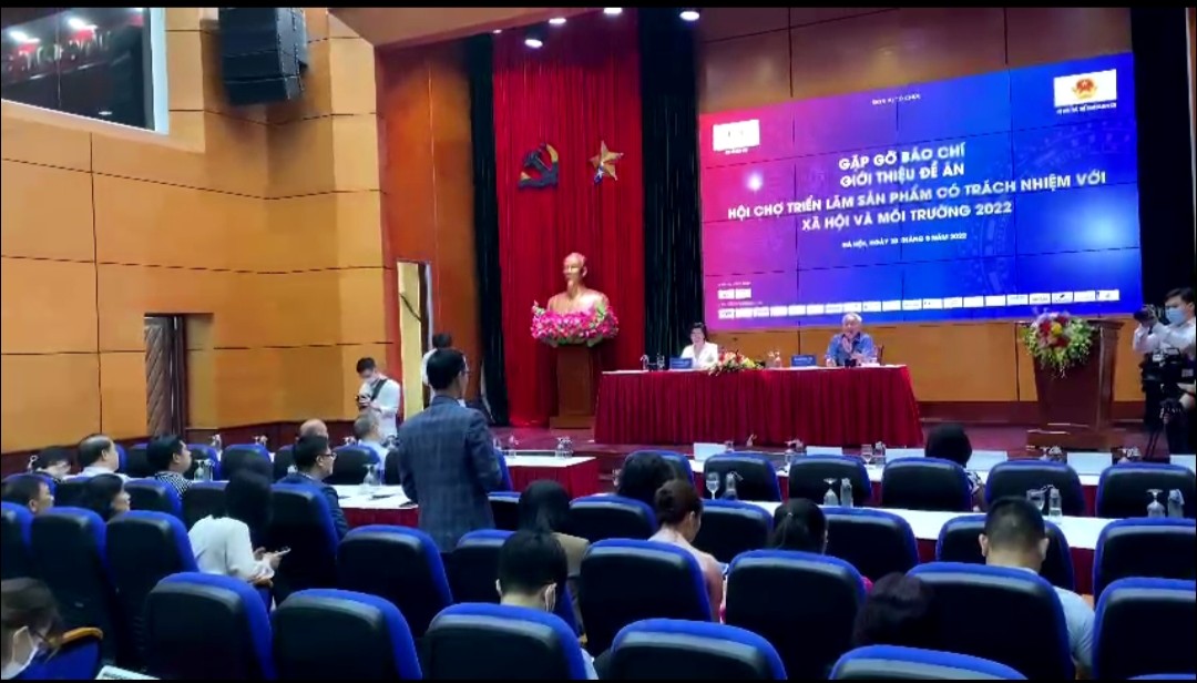 Công nghệ thực tế ảo sẽ được ứng dụng tại “Hội chợ triển lãm sản phẩm có trách nhiệm với Xã hội và Môi trường 2022” Công nghệ thực tế ảo sẽ được ứng dụng tại “Hội chợ triển lãm sản phẩm có trách nhiệm với Xã hội và Môi trường 2022”