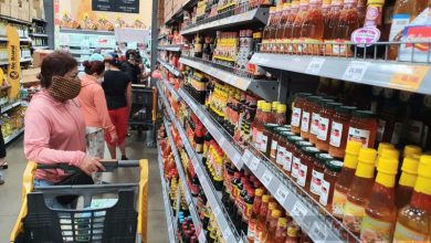 Giá xăng tăng cao, người dân và doanh nghiệp chật vật chống chọi “bão giá” Giá xăng tăng cao, người dân và doanh nghiệp chật vật chống chọi “bão giá”