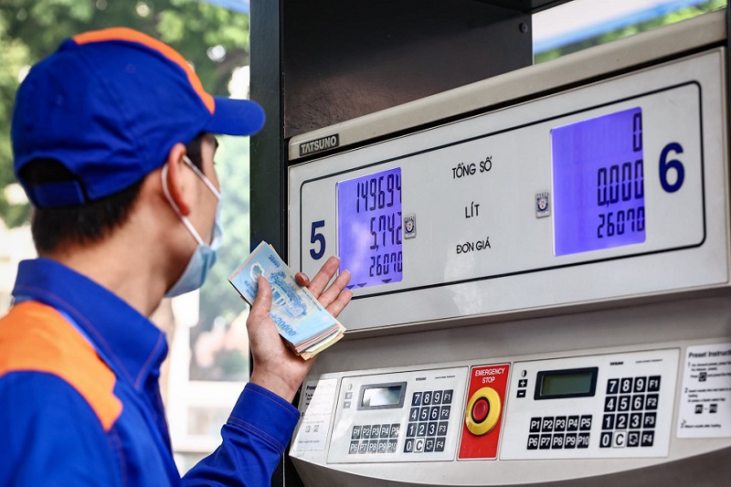 Cân nhắc bỏ thuế bảo vệ môi trường giúp giá xăng dầu hạ nhiệt Cân nhắc bỏ thuế bảo vệ môi trường giúp giá xăng dầu hạ nhiệt