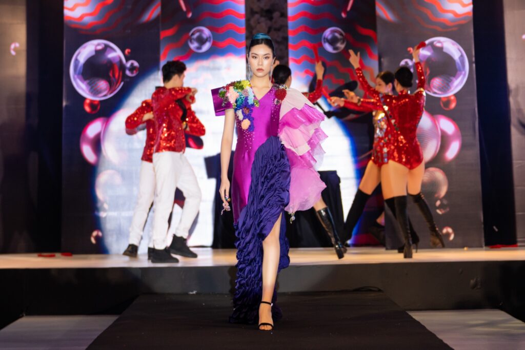 BST thời trang của 5 NTK trẻ đến từ Đại học Mở Hà Nội: Sự sáng tạo không giới hạn