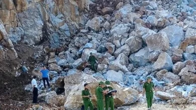 Kiểm tra an toàn sau nổ ở mỏ đá, 2 người bị đất đá đè tử vong Kiểm tra an toàn sau nổ ở mỏ đá, 2 người bị đất đá đè tử vong
