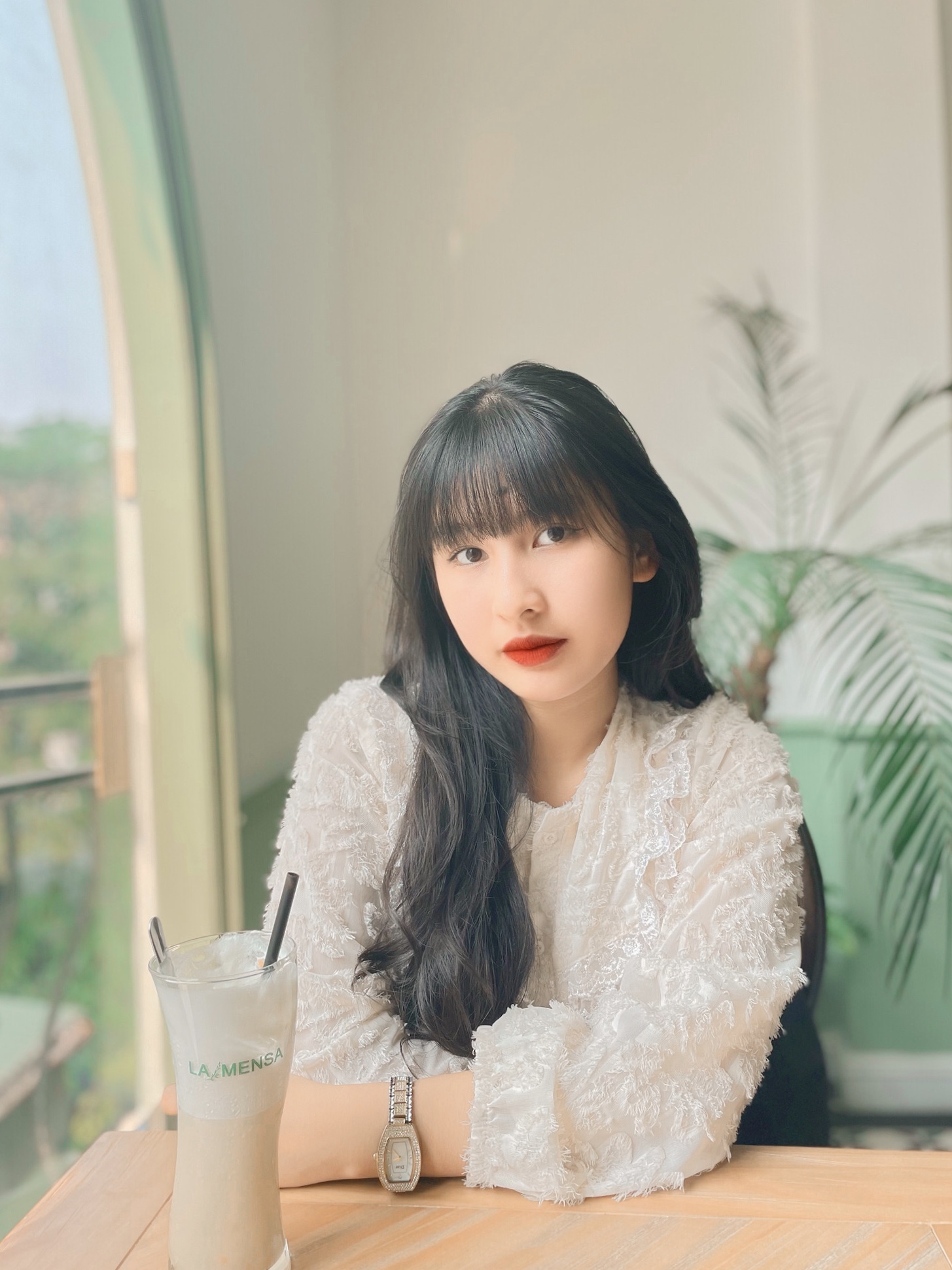 5 cô nàng “tài sắc vẹn toàn” của BTC Vietnam International Fashion Tour