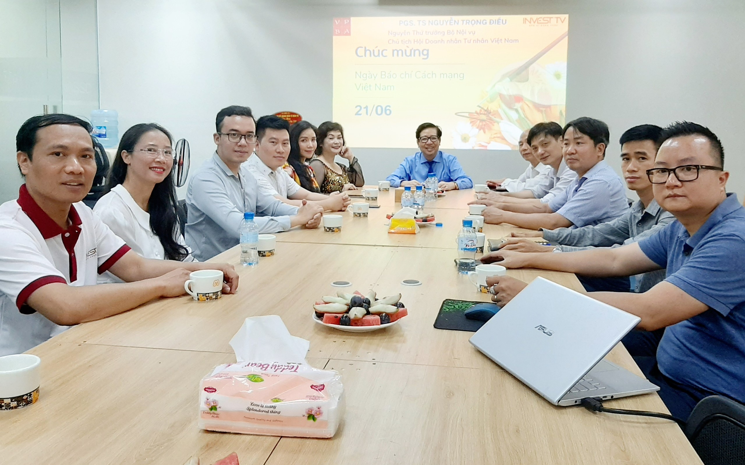 Chủ tịch VPBA đến thăm và chúc mừng InvestTV nhân ngày Báo chí Cách mạng Việt Nam Chủ tịch VPBA đến thăm và chúc mừng InvestTV nhân ngày Báo chí Cách mạng Việt Nam