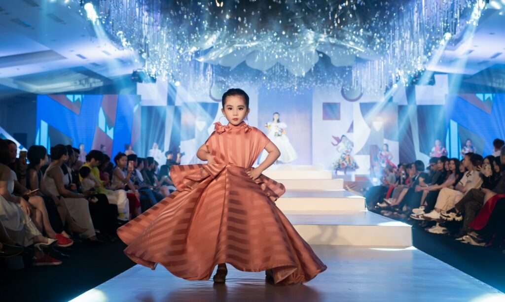 Dàn mẫu nhí tài năng được giới mộ điệu mong chờ tại Đại hội Siêu mẫu nhí 2022 Dàn mẫu nhí tài năng được giới mộ điệu mong chờ tại Đại hội Siêu mẫu nhí 2022