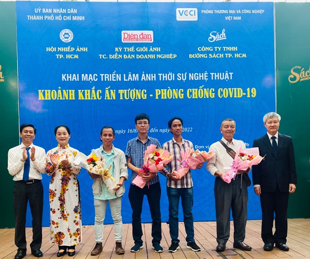 Sài Gòn những ngày không quên “Khoảnh khắc ấn tượng – Phòng chống Covid- 19” Sài Gòn những ngày không quên “Khoảnh khắc ấn tượng – Phòng chống Covid- 19”
