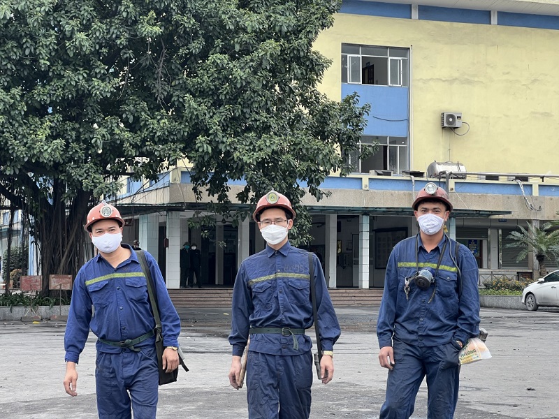 Nhiều doanh nghiệp Quảng Ninh vào guồng sản xuất ngay ngày đầu Xuân Quý Mão Nhiều doanh nghiệp Quảng Ninh vào guồng sản xuất ngay ngày đầu Xuân Quý Mão