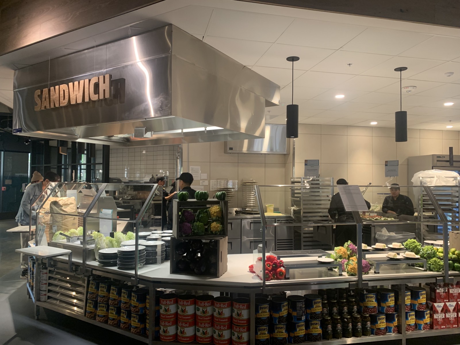 Bên trong trụ sở Google Bên trong trụ sở Google