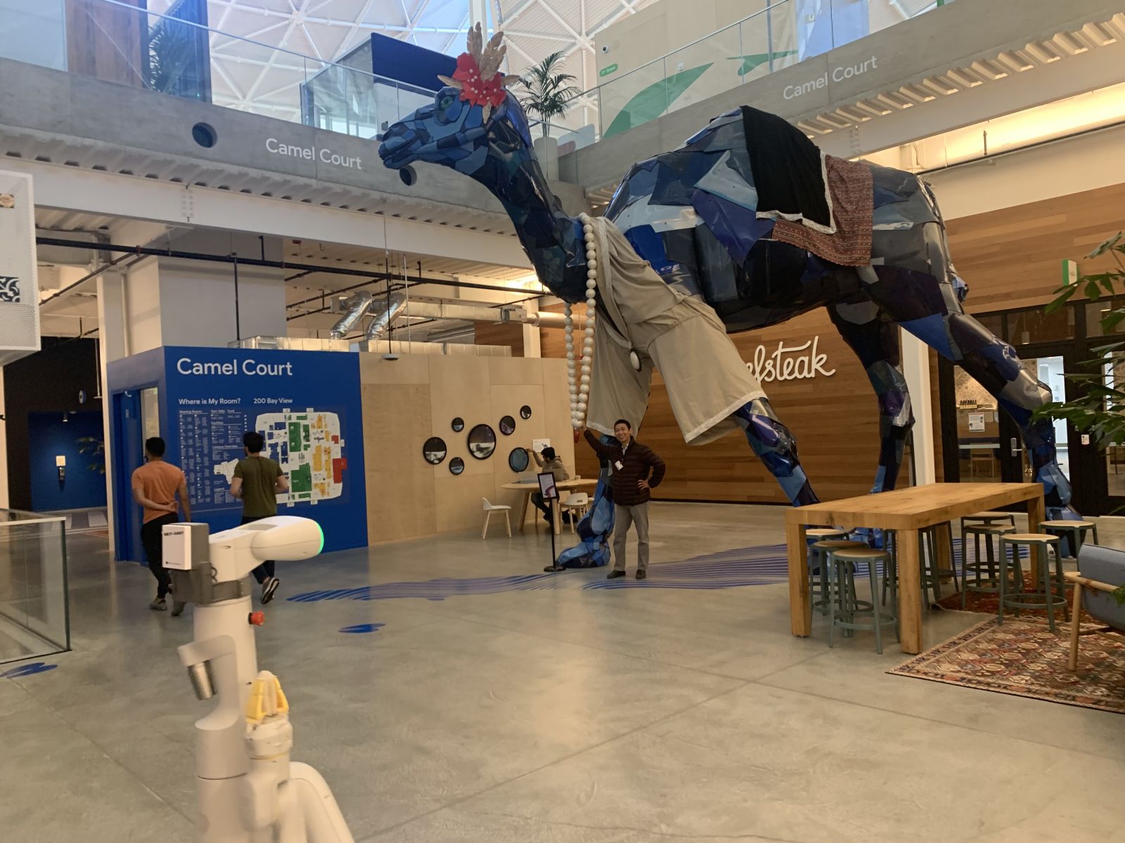 Bên trong trụ sở Google Bên trong trụ sở Google