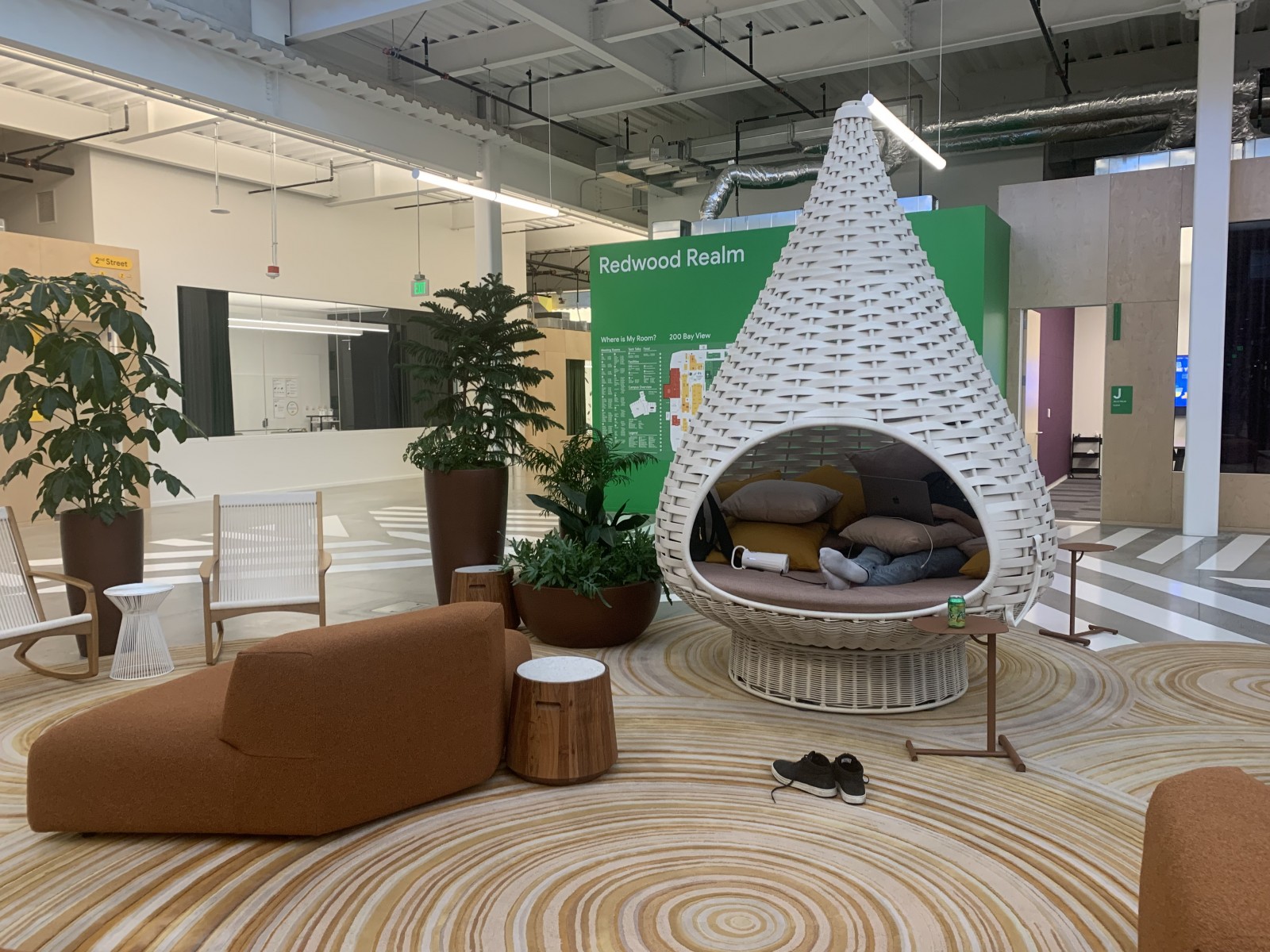 Bên trong trụ sở Google Bên trong trụ sở Google