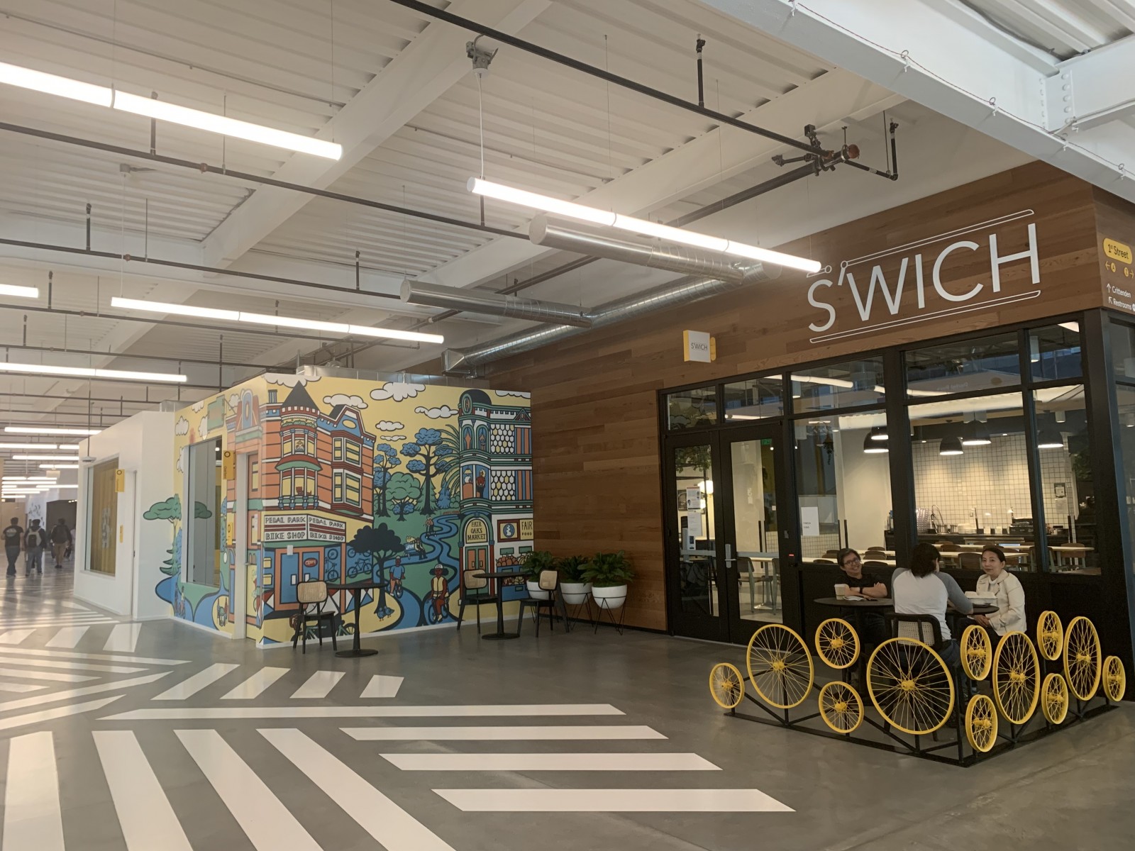 Bên trong trụ sở Google Bên trong trụ sở Google