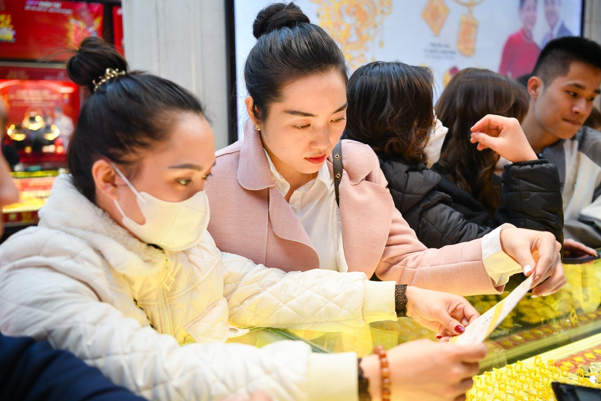 Tục cúng cá lóc nướng, tôm càng trong ngày vía Thần Tài Tục cúng cá lóc nướng, tôm càng trong ngày vía Thần Tài