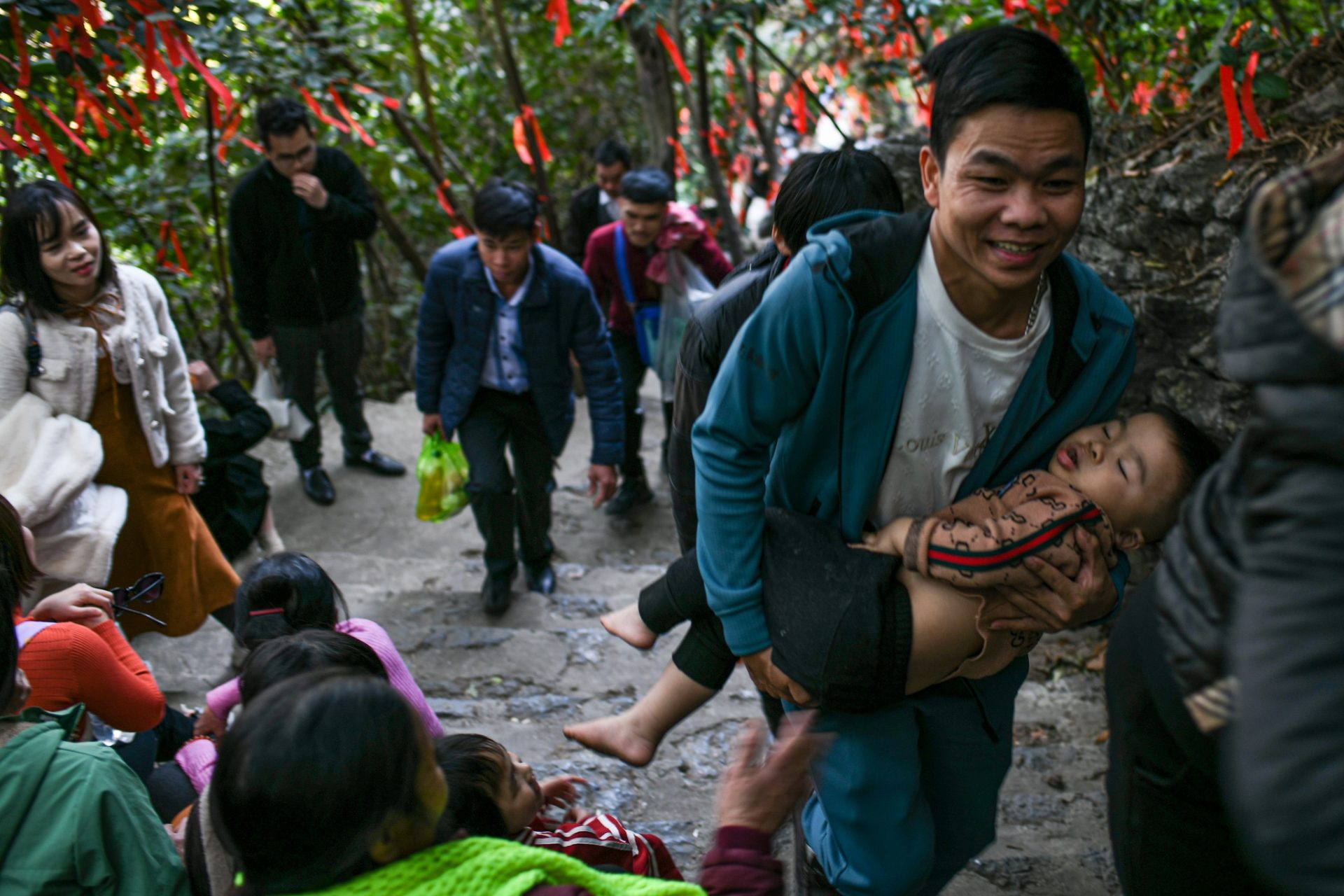Chen chúc hơn 3 tiếng đi lễ chùa Tam Chúc đầu năm