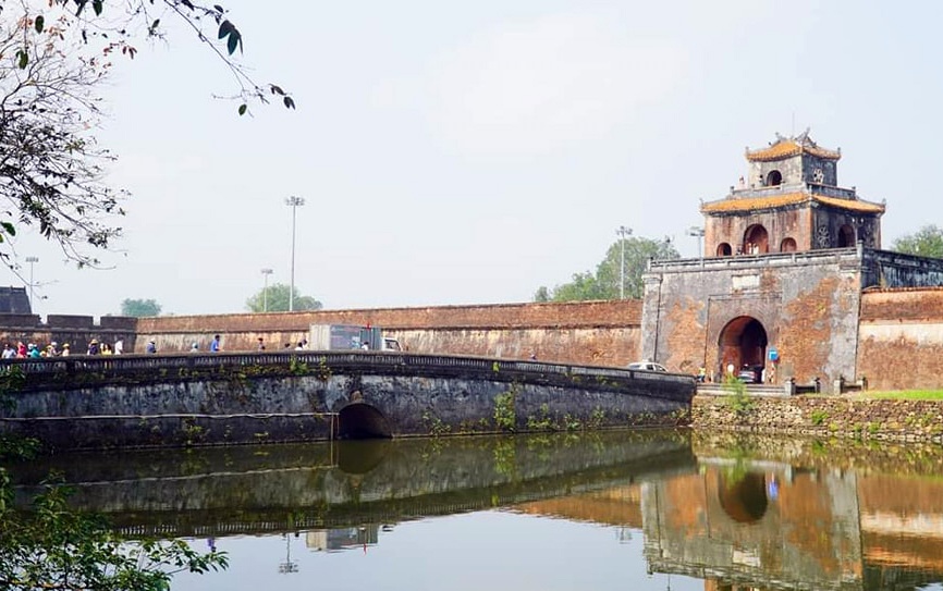 Khảo sát làm cầu gỗ vào kinh thành Huế Khảo sát làm cầu gỗ vào kinh thành Huế