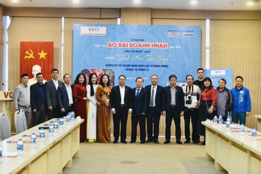 Lễ phát động Cuộc thi Áo dài doanh nhân 2023 qua ảnh lần thứ Nhất