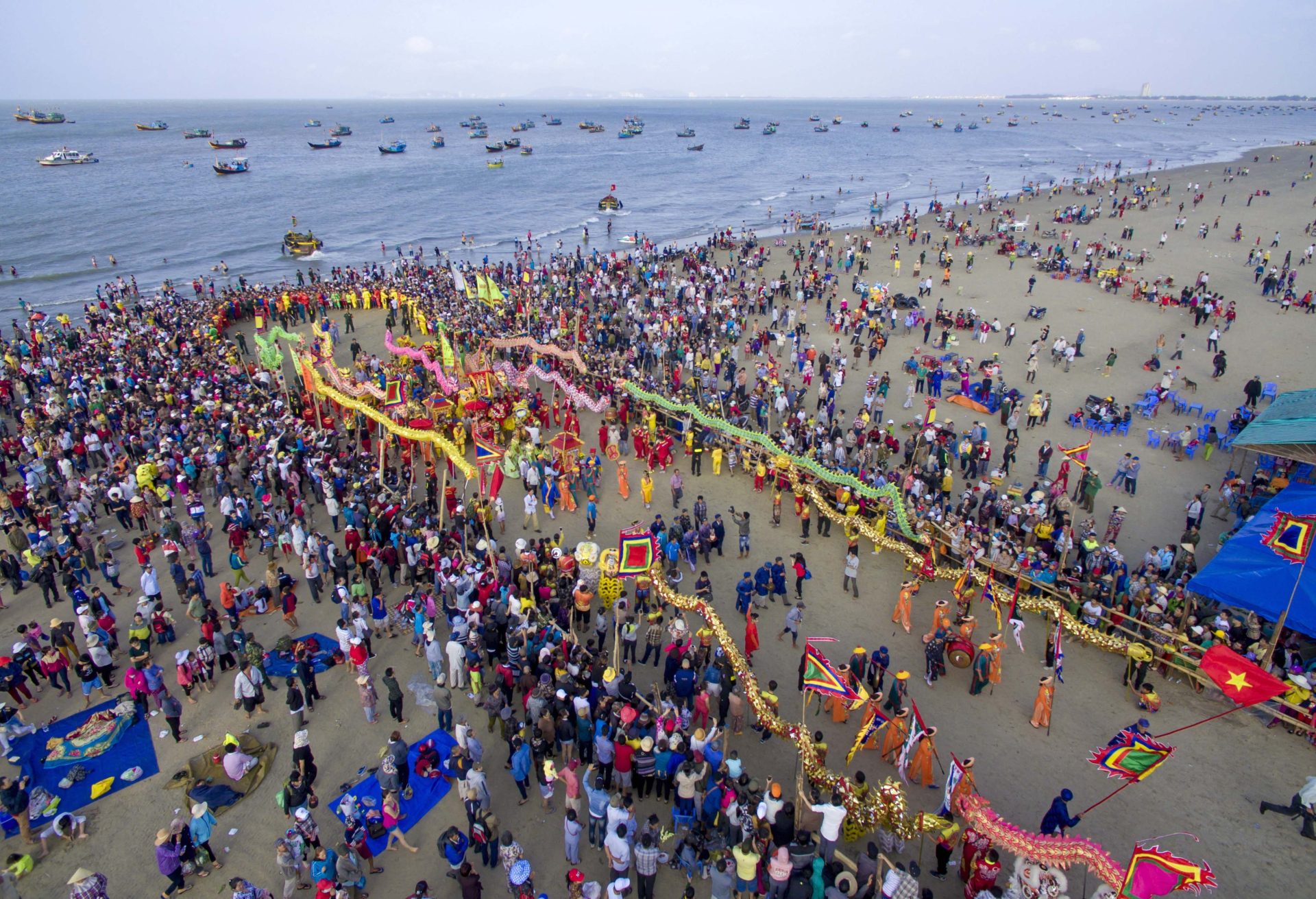 Lễ hội truyền thống Dinh Cô của ngư dân vùng biển thị trấn Long Hải