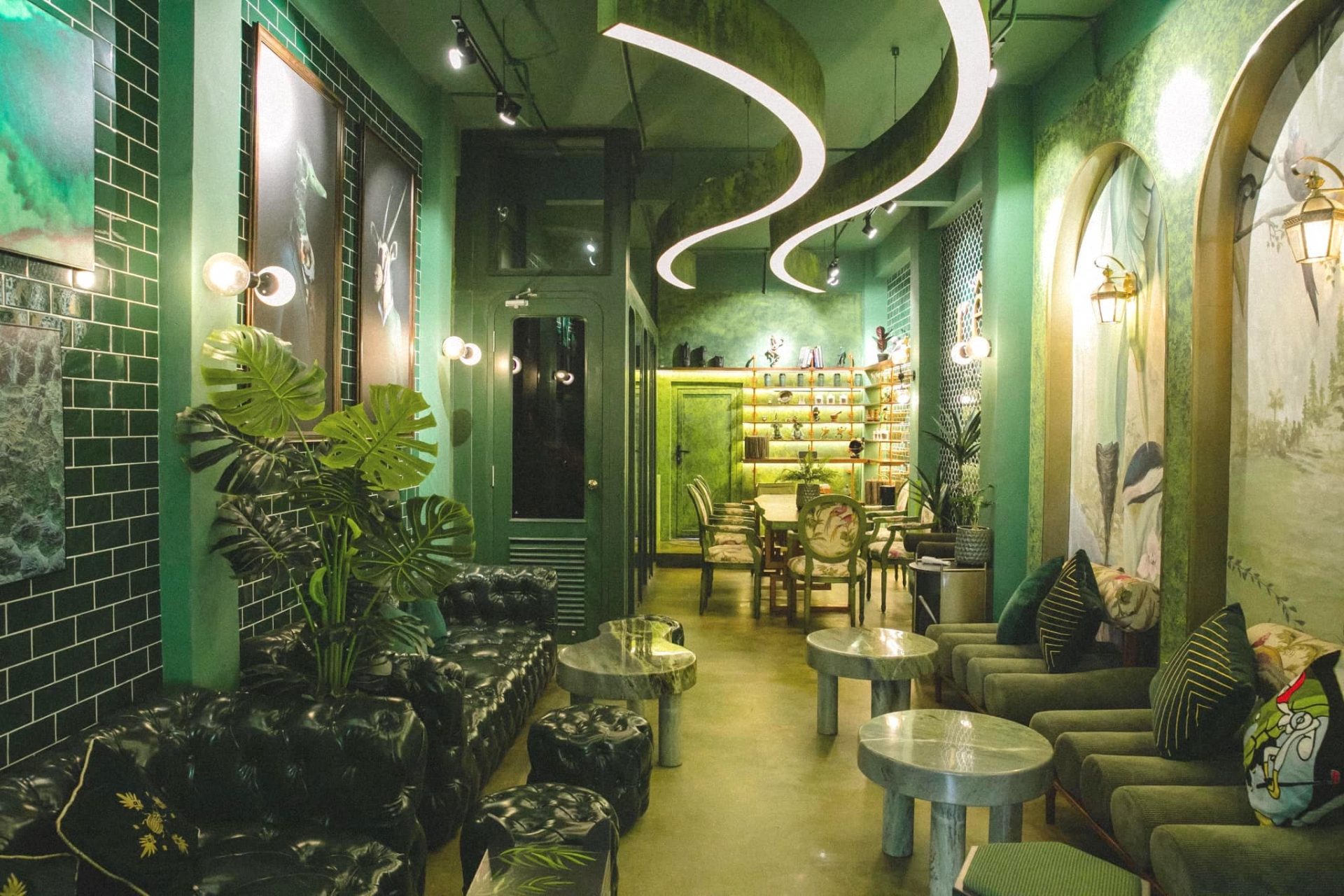 Ngày không vội vã ở những quán cà phê xanh tại TP.HCM