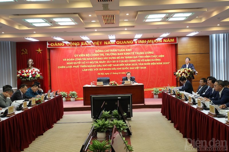 Cần chiến lược mới phát triển ngành dầu khí Cần chiến lược mới phát triển ngành dầu khí