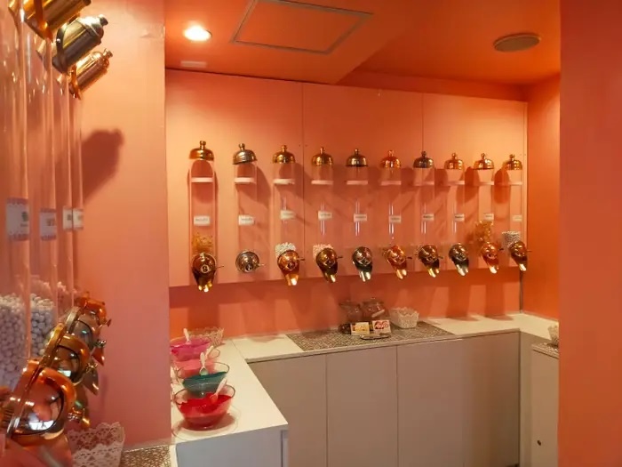 Một đêm nghỉ tại khách sạn tình yêu ở Nhật