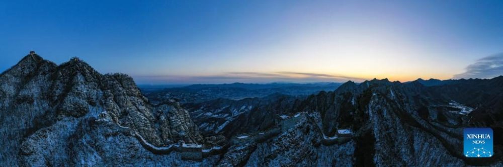 Tuyết rơi trắng xoá trên Vạn Lý Trường Thành