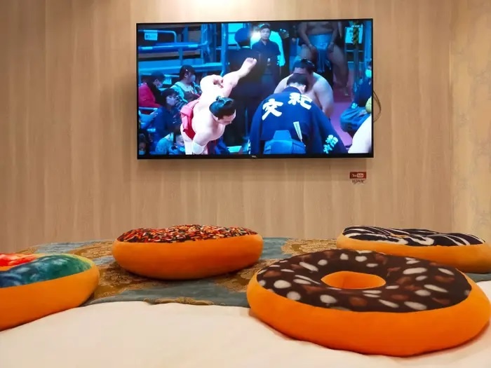 Một đêm nghỉ tại khách sạn tình yêu ở Nhật