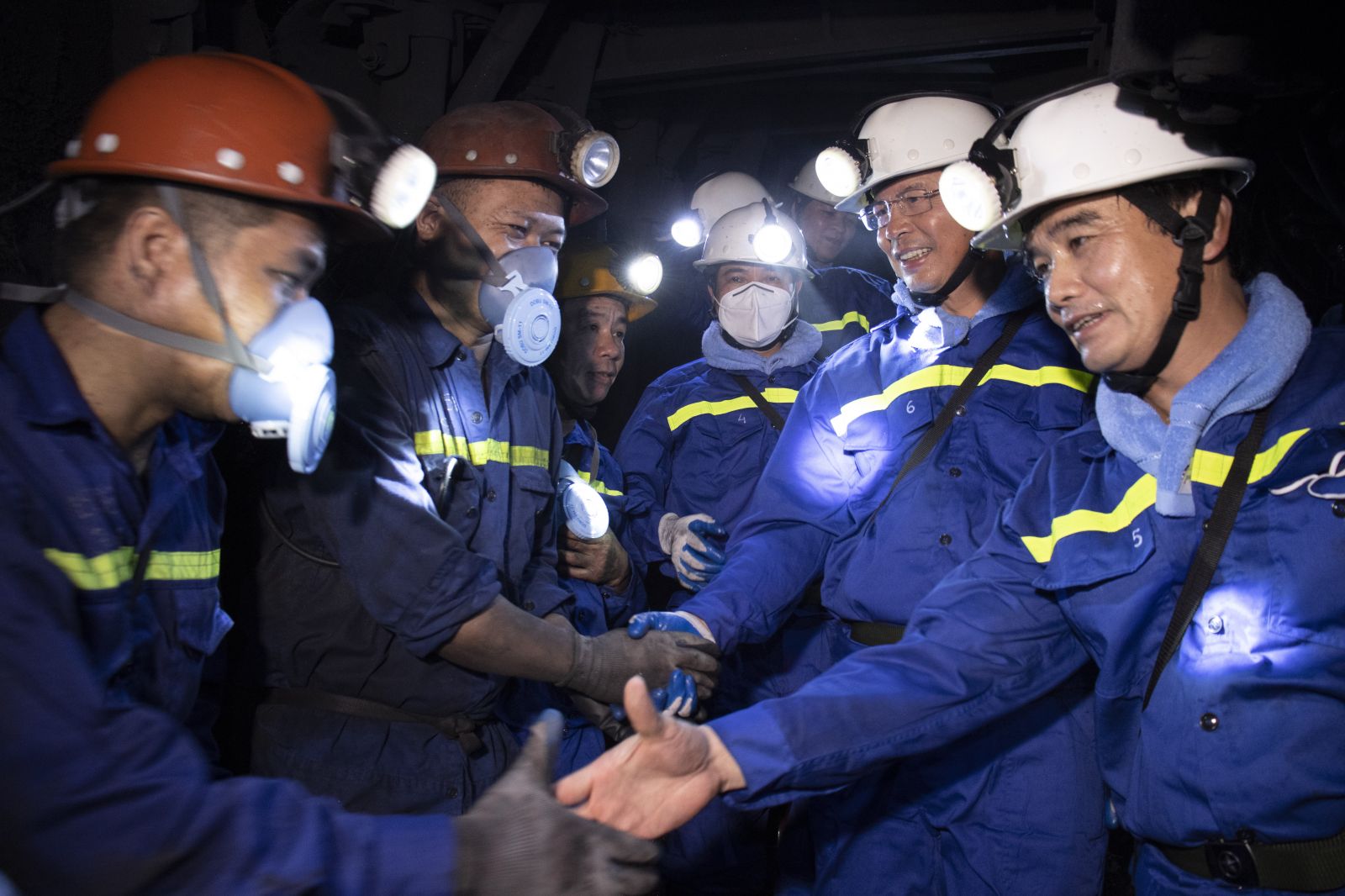 TKV: Song hành sản xuất kinh doanh và chia sẻ trách nhiệm cộng đồng TKV: Song hành sản xuất kinh doanh và chia sẻ trách nhiệm cộng đồng